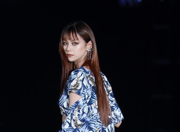 西内まりや、NYでの“大胆美ボディ＆美脚”SHOTに絶賛の声「同じ人間？」「スタイルすごい！」 （1/3） | 芸能ニュースならザテレビジョン