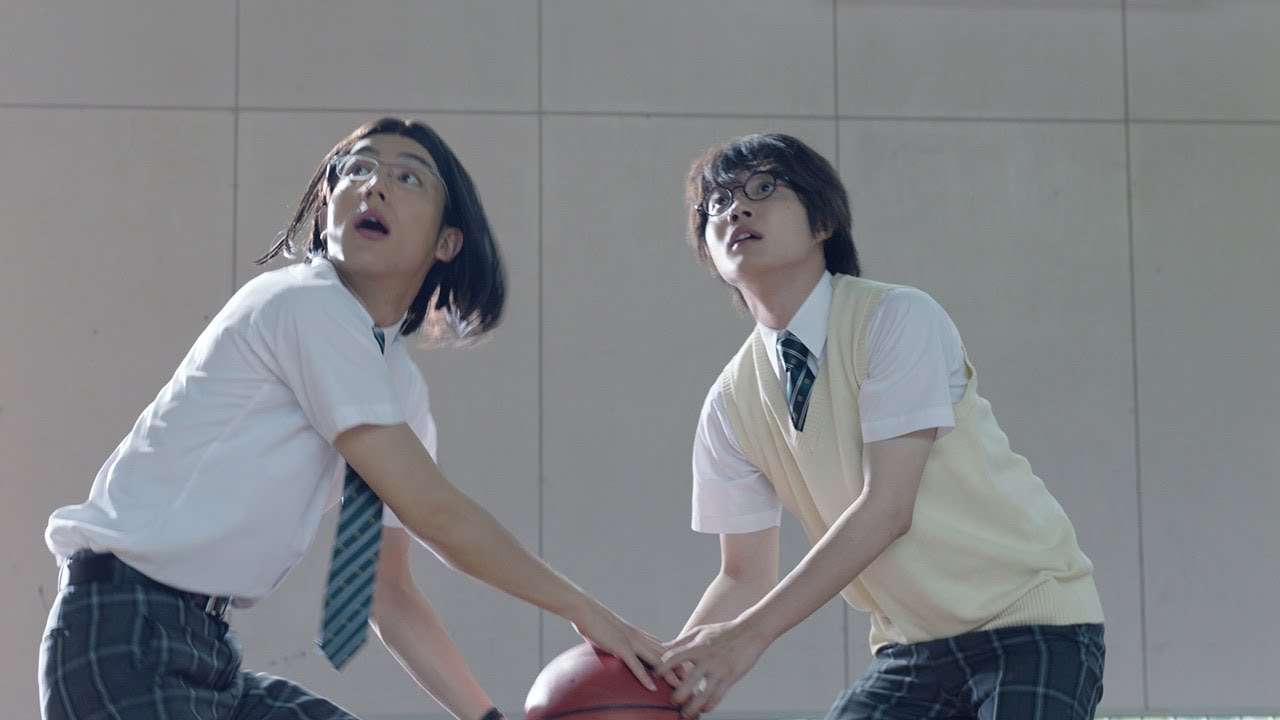 高杉くん&細杉くんの運動神経は… 神木隆之介&中川大志がバスケに奮闘! 「意識高すぎ!高杉くん」新CMが公開 - YouTube
