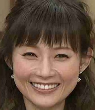 釈由美子、息子の高熱を報告したブログ記事に「自撮りキメ顔写真」掲載 