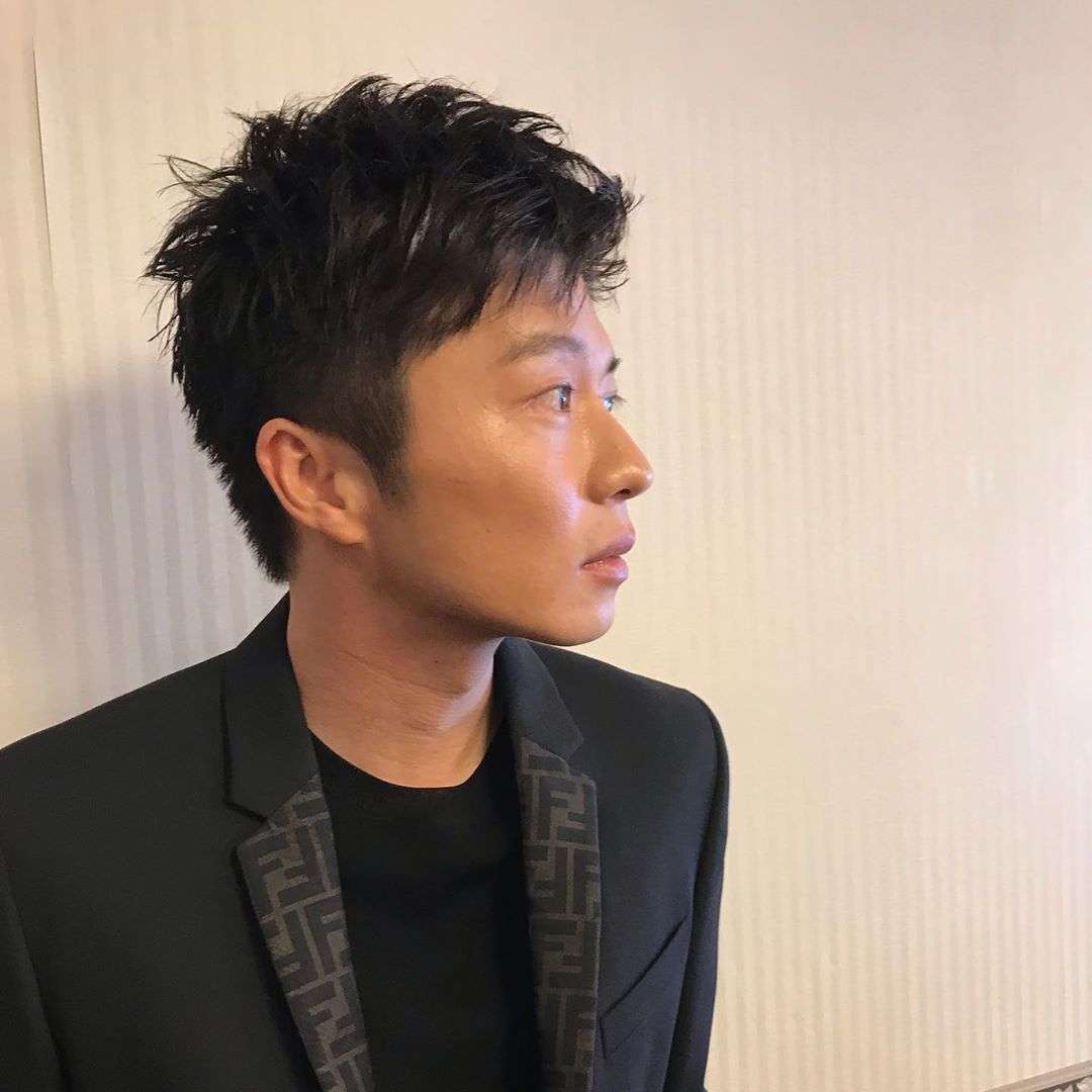 『あな番』主題歌担当・田中圭の“アーティスト”写真に「カッコよすぎ」「髪型好き」