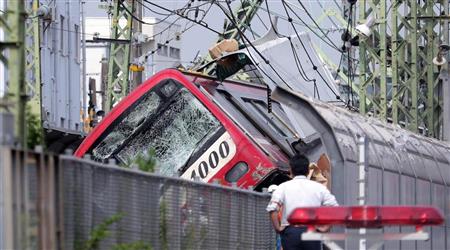 京急とトラックが衝突 運転士は「手動でブレーキも間に合わなかった」 - ライブドアニュース