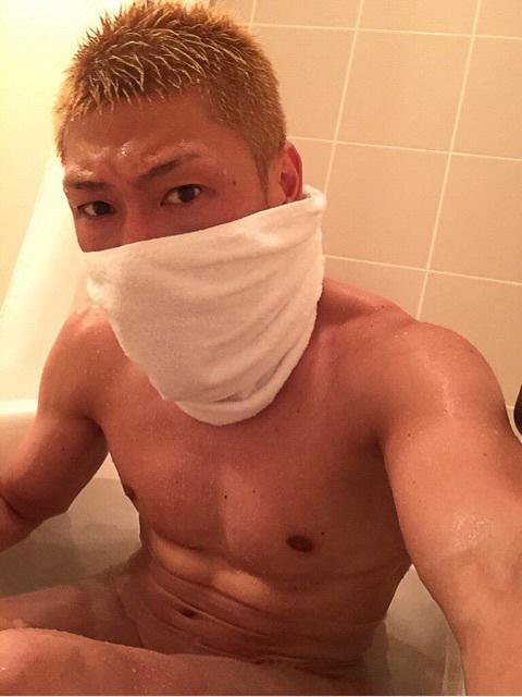 樽美酒研二“メガネだけ”の素顔写真公開「めちゃ男前」「イケメンすぎる」