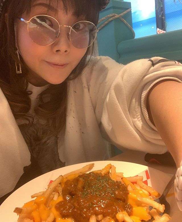 小川菜摘、手料理ではなくジャンクな外食 「たまにはね」と語った理由は…