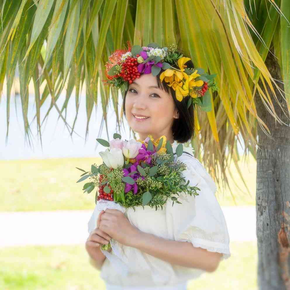 千秋、ハワイウェディングフォト披露 白ドレス&花冠で「みんなの記念になりました」
