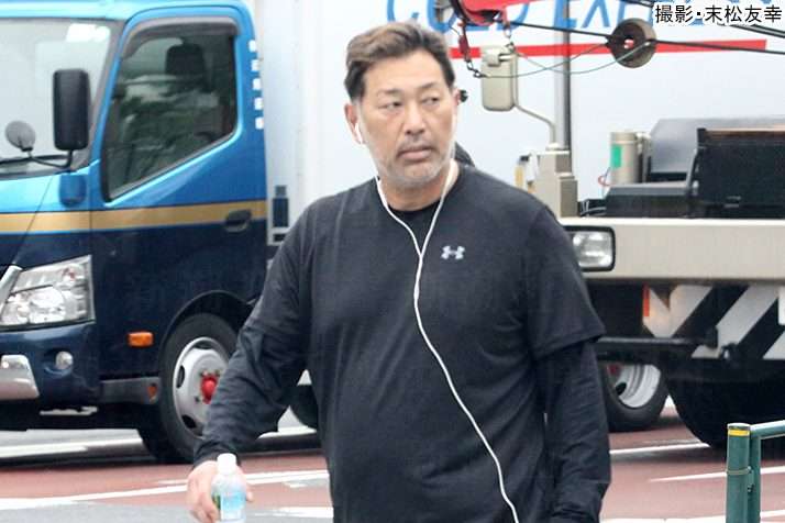 清原和博と元妻がジムでニアミスを繰り返す理由…次男に「打撃指導」していた | デイリー新潮