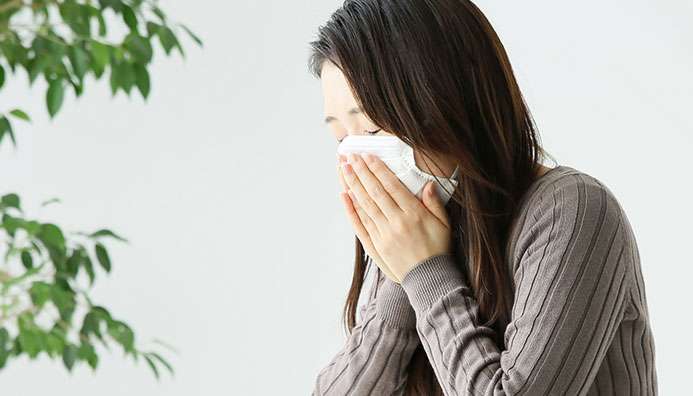 秋のアレルギー症状ある人