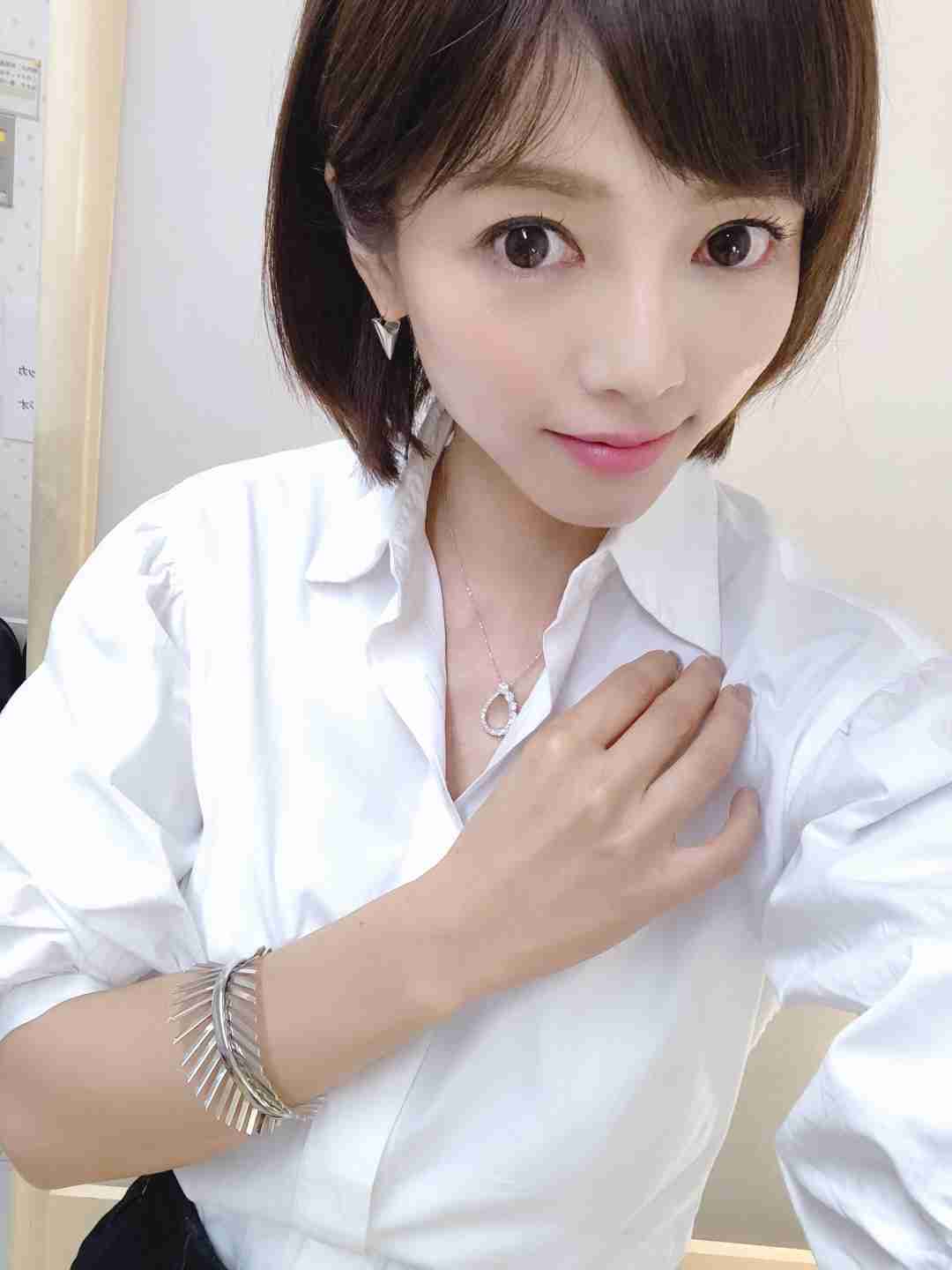 釈由美子、息子の高熱を報告したブログ記事に「自撮りキメ顔写真」掲載 