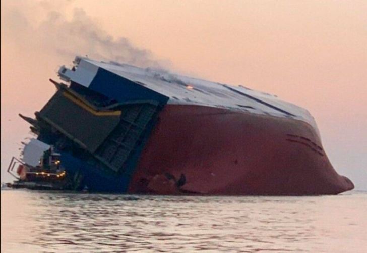 【お約束】 米国沖で転覆した韓国船「日本船避けようとして事故発生」～ネットの反応「さあこれをどうやって日本のせいに持っていくかと思ってたら…ストレートにきたなw」「明日には日本船が威嚇航行したと言い始めるに10ウォン」 | アノニマスポスト