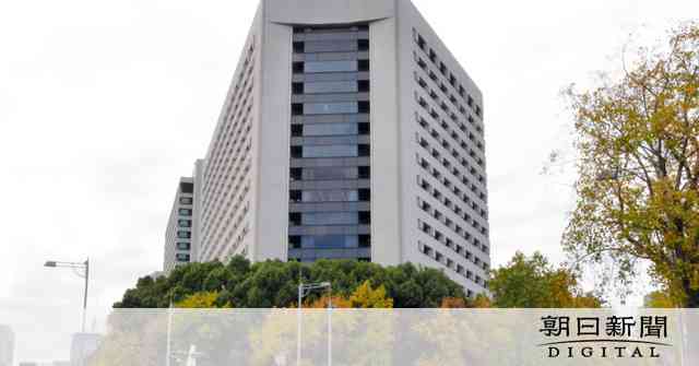 ロレックスに偽１万円札６２枚で支払い容疑　大学生逮捕：朝日新聞デジタル