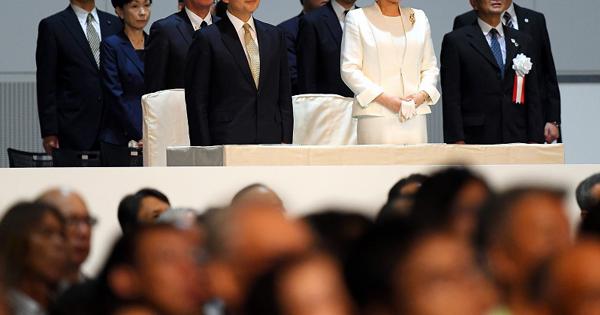 皇室：天皇、皇后両陛下が国民文化祭と全国障害者芸術・文化祭の開会式に出席［写真特集1/5］- 毎日新聞