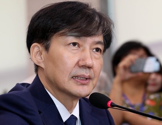 文大統領、チョ・グク氏を選択…法務長官任命を強行（中央日報日本語版） - Yahoo!ニュース