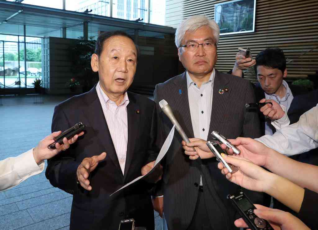 大嘗祭　伝統に即し茅葺き屋根で　自民議連が菅長官に検討要請 - 産経ニュース