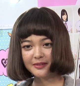 玉城ティナ、私服＆セルフメイクでサプライズ　関係者から絶賛の嵐＜惡の華＞