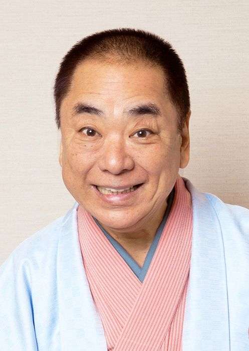 石原さとみが提灯に描いた似顔絵に「座布団一枚！」