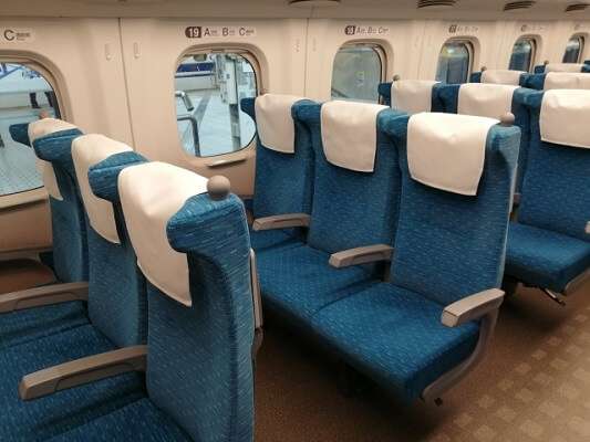 新幹線の自由席、待機列の順番「譲って」は非常識？問いかけに批判相次ぐ「指定席を取れなかったのは自己責任」