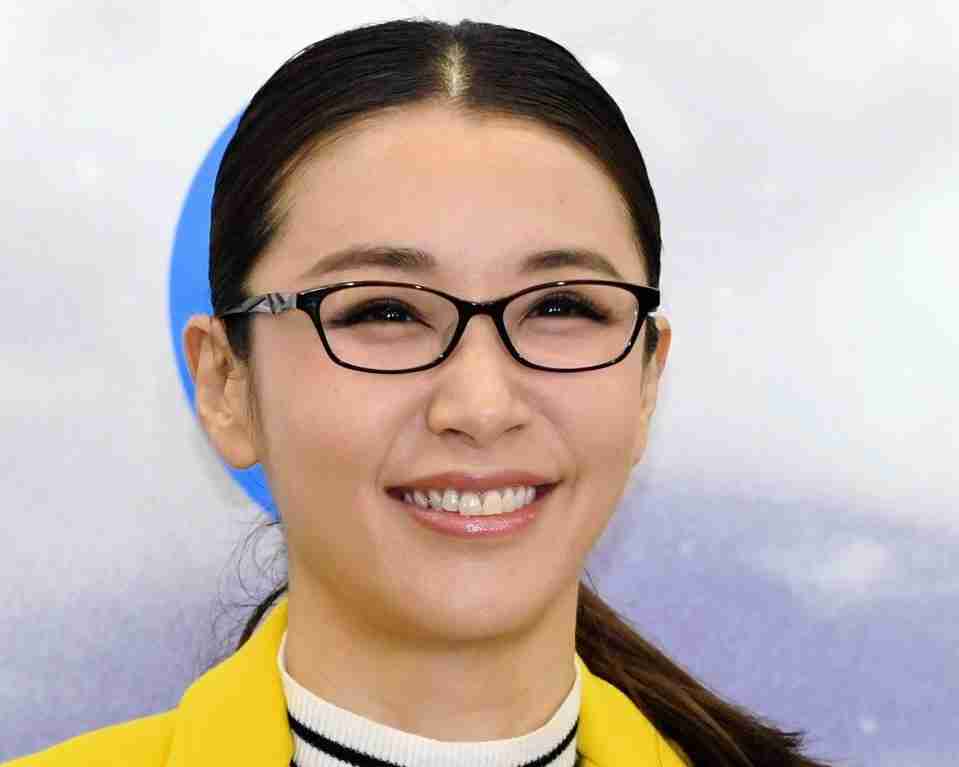 鈴木紗理奈　ルームブラ姿のいやらしくないセクシーさに称賛続々