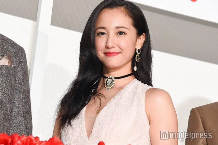 石原さとみ「整形失敗」鼻の下に違和感……新垣結衣や戸田恵梨香と同じ手術か
