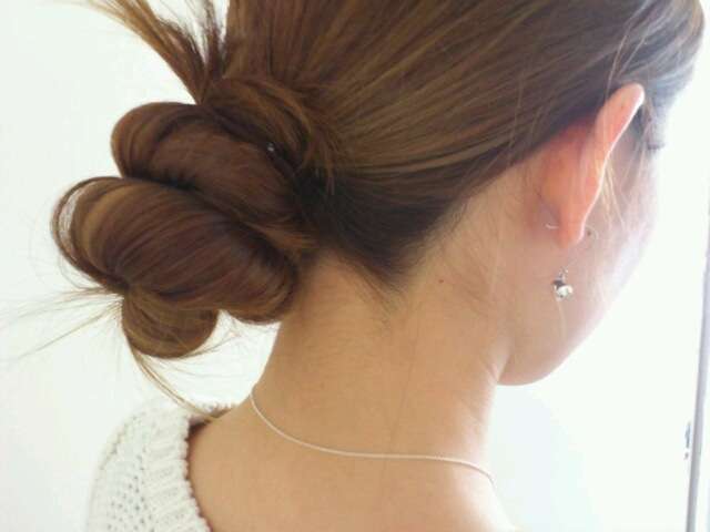 ねじり上げて止めてほどくだけの貧乏パーマ