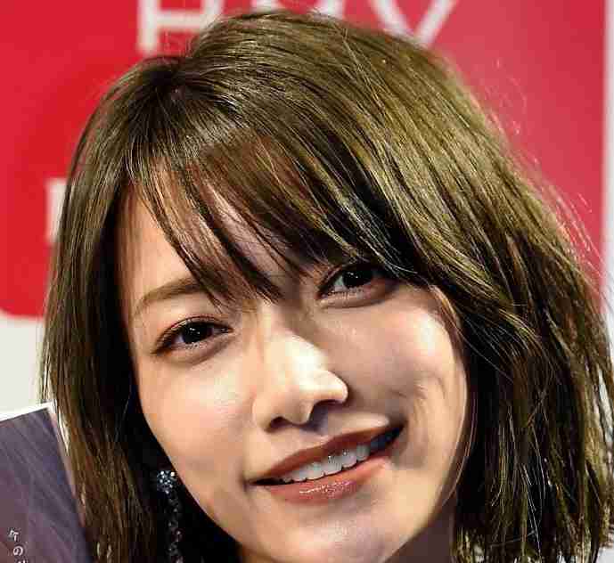 後藤真希　34歳の誕生日　豪華ケーキで家族が祝福…赤い口紅セクシー写真も