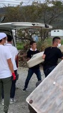前澤友作氏、台風15号被害の鋸南町でボランティア