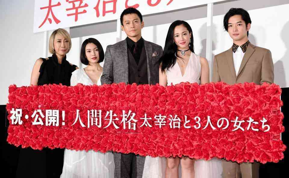 小栗旬「初日で役者失格」　恥ずかしくて沢尻エリカの胸触れず、沢尻「もっとこいよ！」