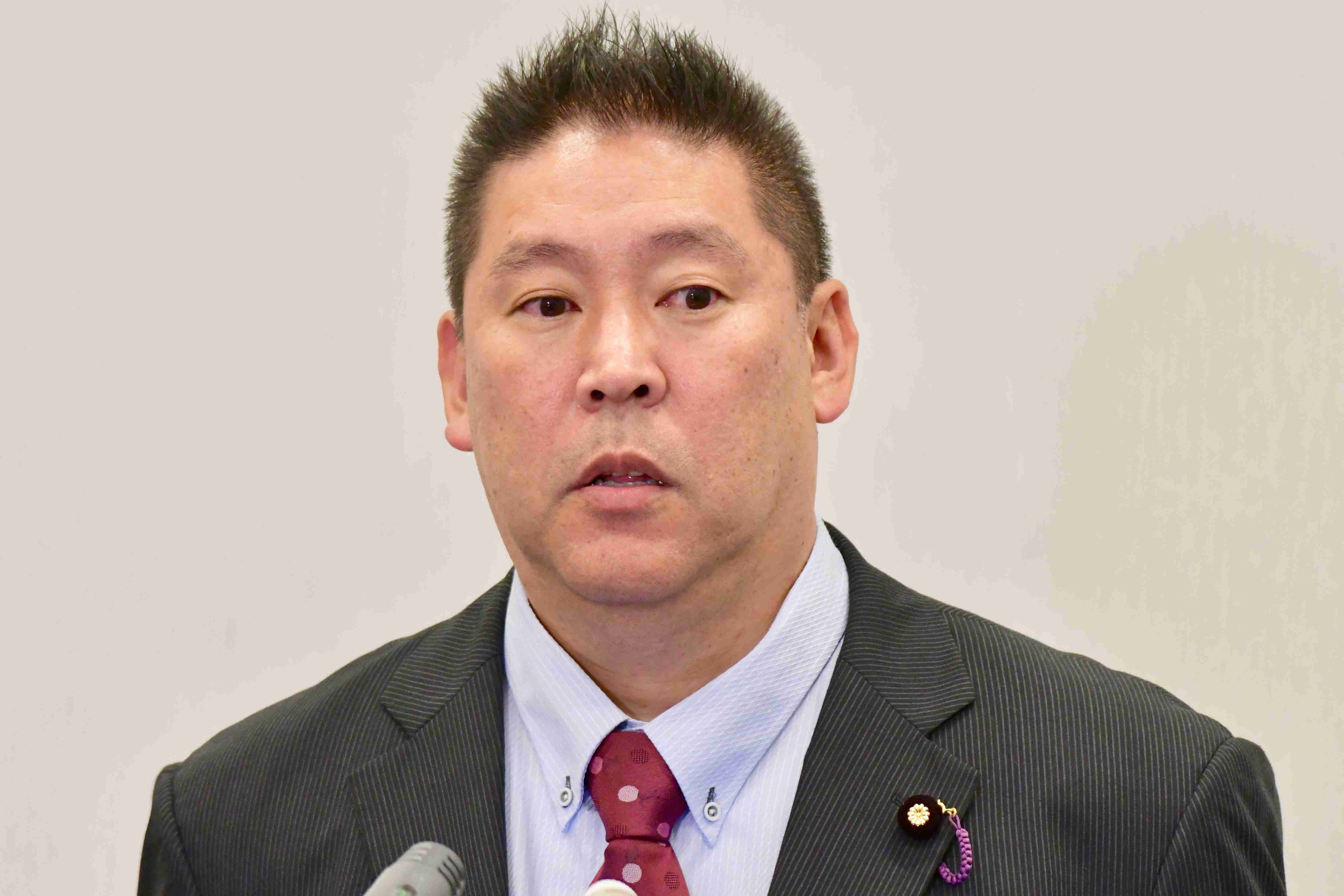 N国党・立花孝志党首、ユーチューブ収益を公開　「札束の分厚さ」に衝撃 – ニュースサイトしらべぇ