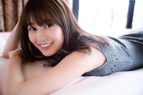 生田絵梨花写真集が白石麻衣超え上半期27・5万部 - 坂道 : 日刊スポーツ