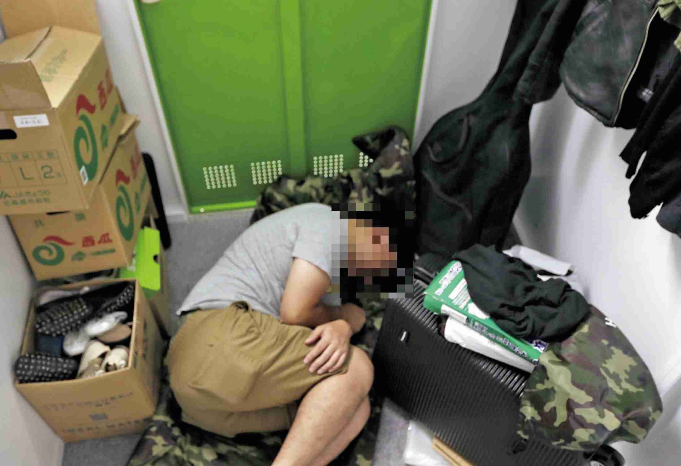 年収100万円台の衝撃。トランクルーム1畳半に住む40代に聞いた（週刊SPA!） - Yahoo!ニュース