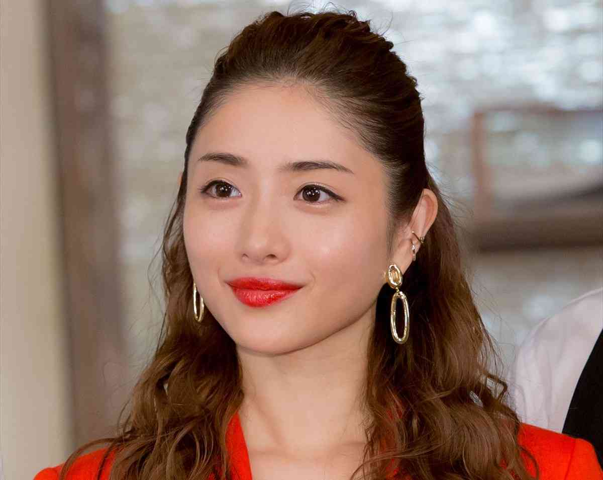 石原さとみ「整形失敗」鼻の下に違和感……新垣結衣や戸田恵梨香と同じ手術か