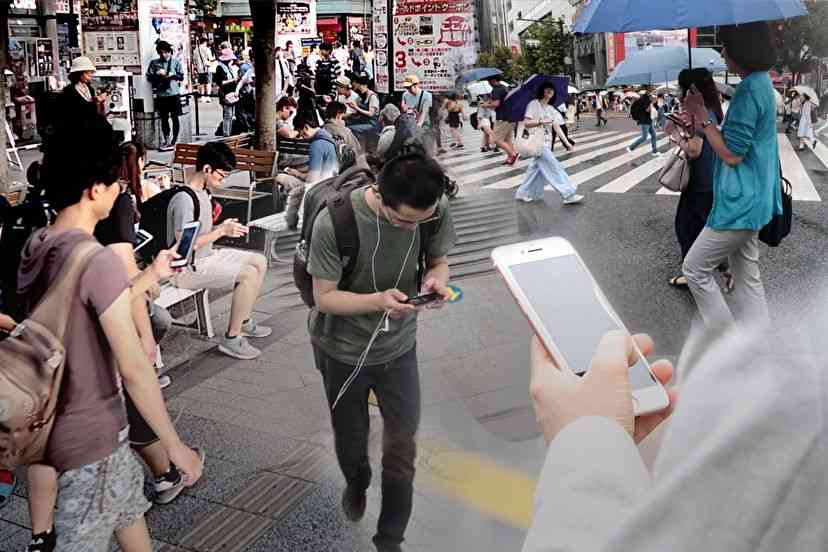 「歩きスマホ」法令で規制すべきか　迷惑超えて被害の訴え深刻 - Yahoo!ニュース