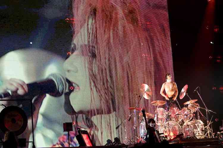YOSHIKI、HIDE事務所との問題にコメント「自分は戦う」 - 音楽ナタリー