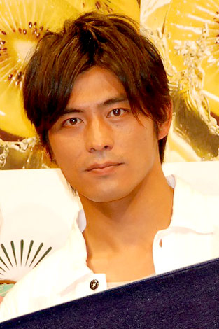 でき婚する坂口憲二、婚約者の元彼はやしきたかじん、息子は小学生と判明！