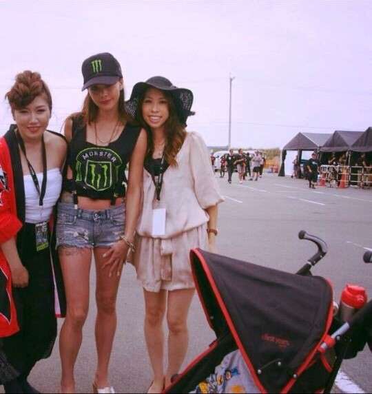 「脚の筋肉すごい！」土屋アンナ、タイトワンピ&ヒール姿公開に反響「憧れの体型」