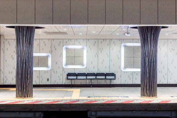 電車の普通座席で寝ていた女性 その後の展開に「納得いかない」