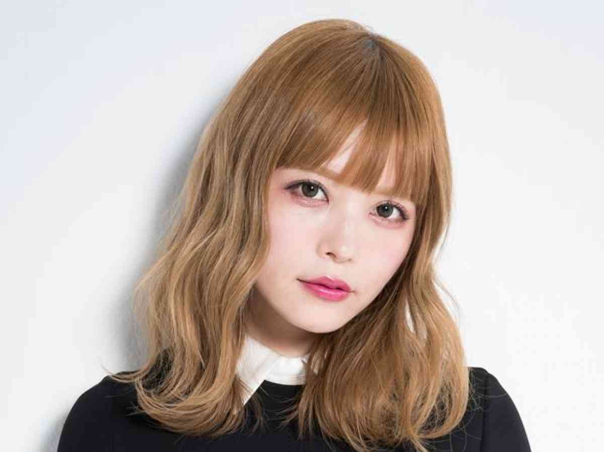 益若つばさが34歳の誕生日！ 幼少期の“キメてる写真”を公開 ／2019年10月13日 - エンタメ - ニュース - クランクイン！