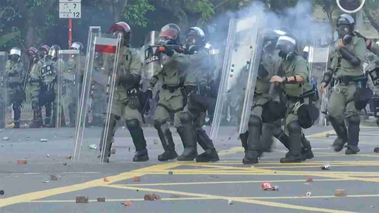 【速報】香港デモで実弾発砲か　胸を撃たれた情報も（フジテレビ系（FNN）） - Yahoo!ニュース