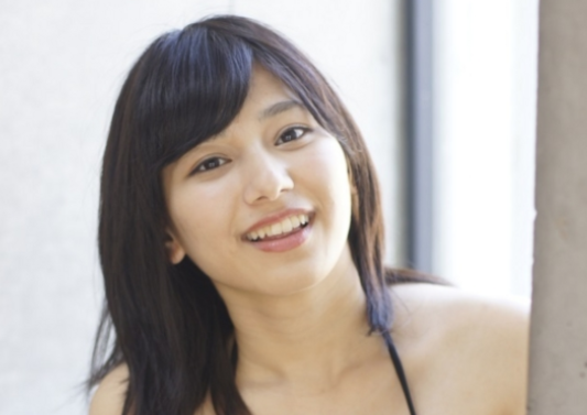 菊池梨沙のグラビア画像や春日とのキス動画！城島茂と結婚・妊娠を発表し話題に… | ENDIA