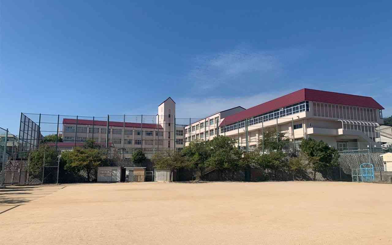 神戸・東須磨小学校　教師イジメを生んだ40代女教師の「恋愛感情」