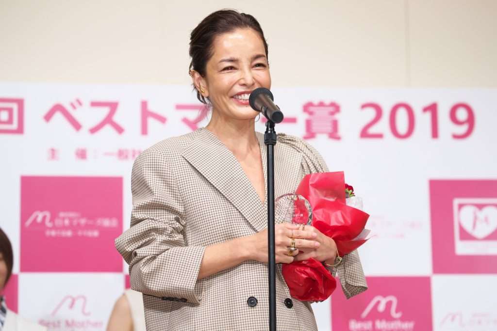 私は誰でしょう？有名人の子供の頃の画像で誰か分かったらプラスを押すトピ！