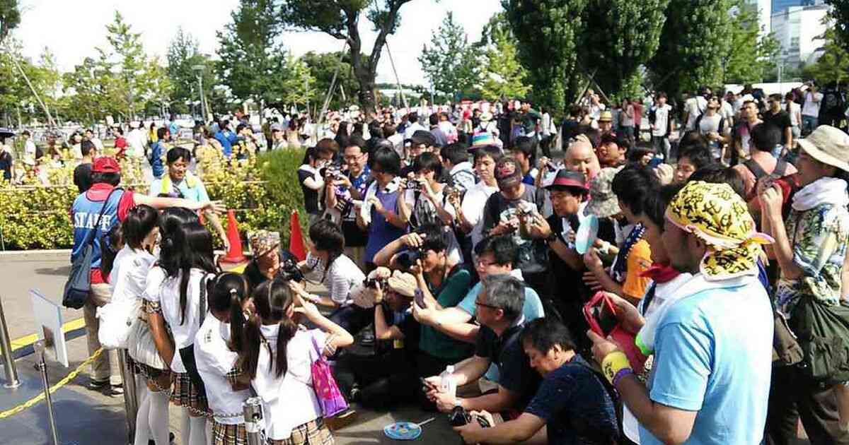 キッズアイドルの撮影会、抱っこ会、一緒にツイスター「全部全部気持ち悪いしこんなのやらせてる親もイカれてる」 - Togetter