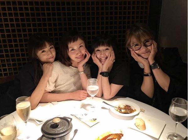       小倉優子、山口もえ&千秋&ギャル曽根とママ友4ショットを公開し反響「女子会メンバーとても素敵」「可愛いです」｜E-TALENTBANK co.,ltd.  
