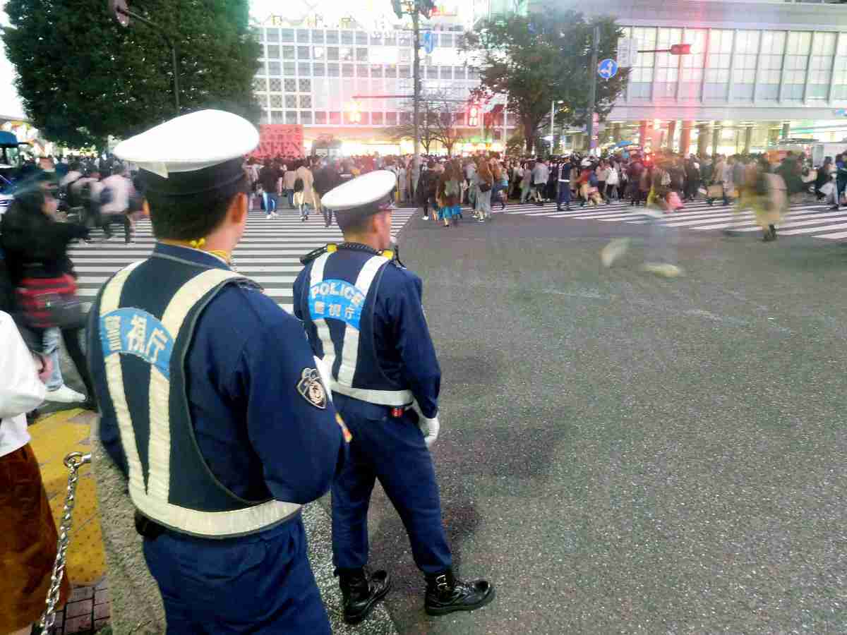 ハロウィーンの渋谷、やぐら２５基で監視＆「ＤＪ警備員」配備で厳戒 : スポーツ報知