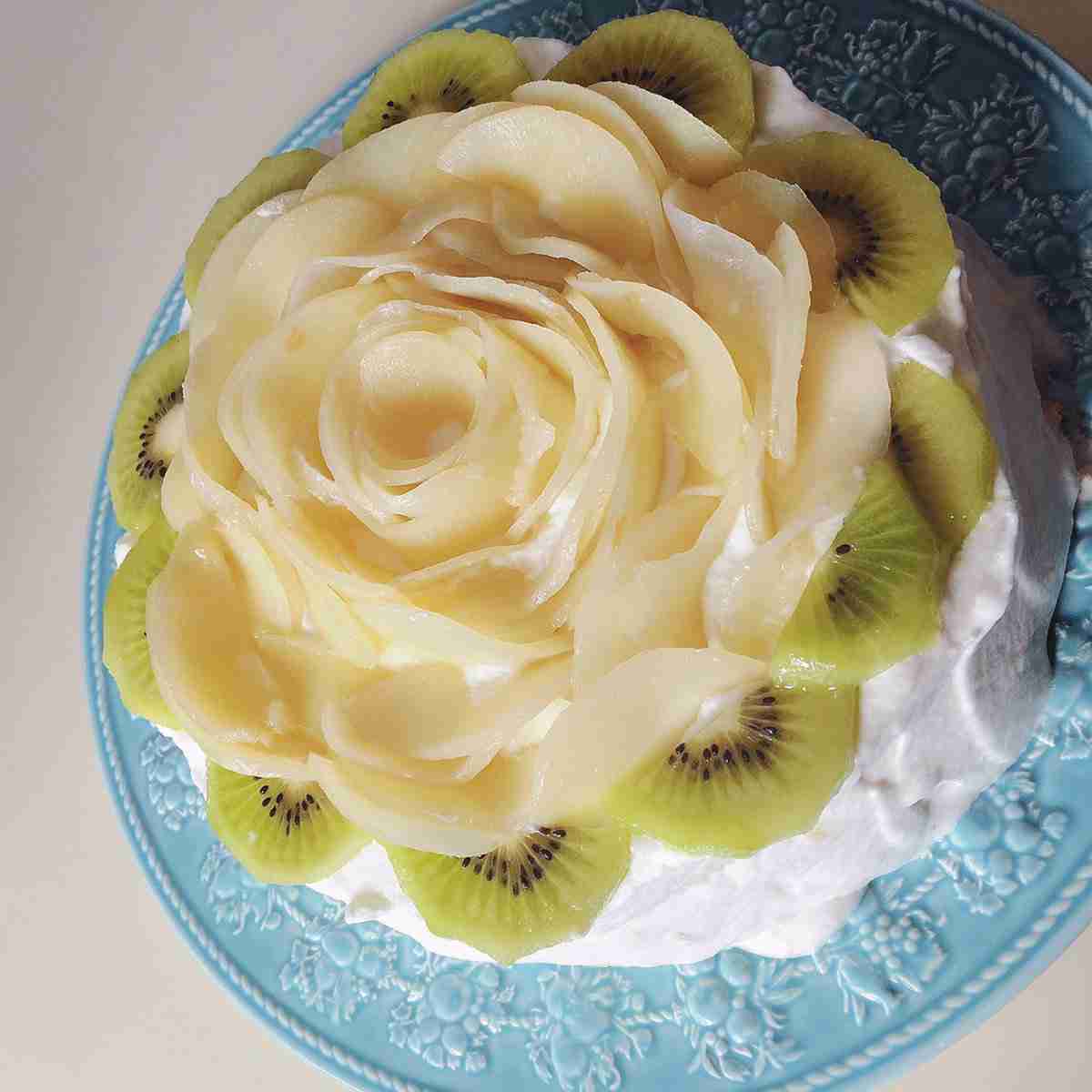台風をきっかけに男子高校生の弟が作ったケーキが美しすぎた「将来有望なスイーツ研究家」「動機も素晴らしい」