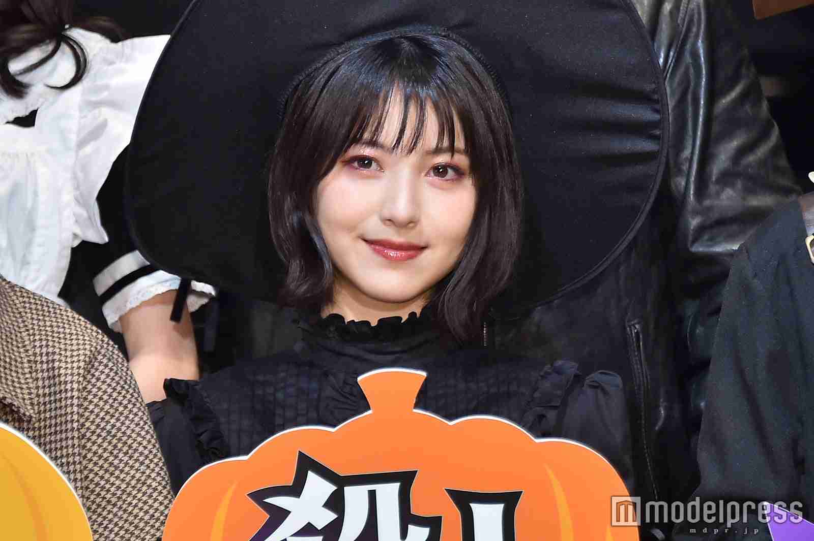 浜辺美波、魔女のハロウィン仮装で雰囲気ガラリ「可愛い」の声続出