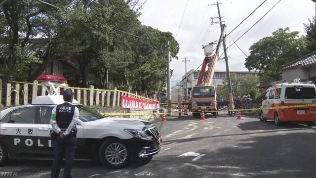 だんじり衝突 電柱折れ見物の女性など３人大けが 大阪 堺 | NHKニュース