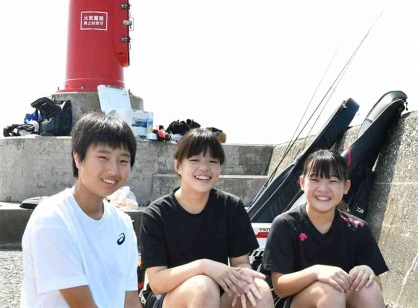 中学生、海に飛び込み女児救助　バレー部女子3人連携　宗像消防署、感謝状贈呈へ