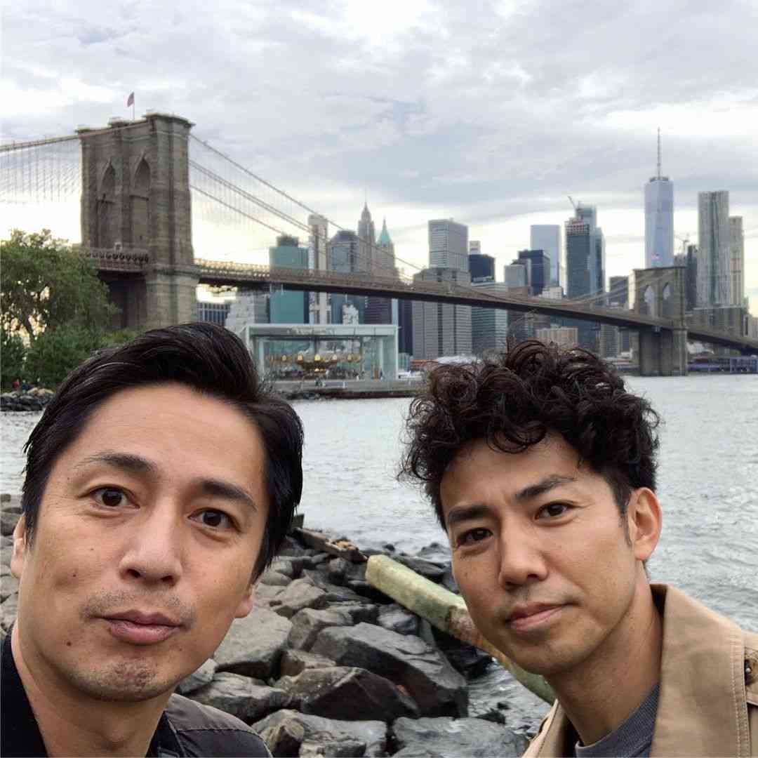 徳井義実＆綾部祐二、“師弟”2SHOTに大反響「前より男前に」「ハリウッドスターみたい」