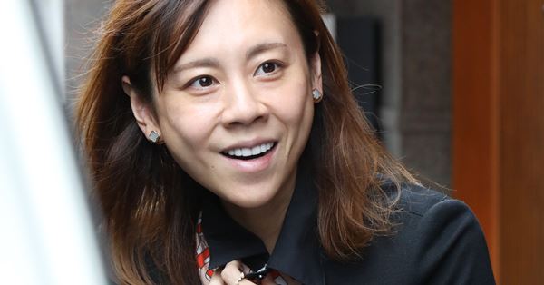 高橋真麻 もう二世帯同居開始！新婚1年決断にあった父の悲願 | 女性自身