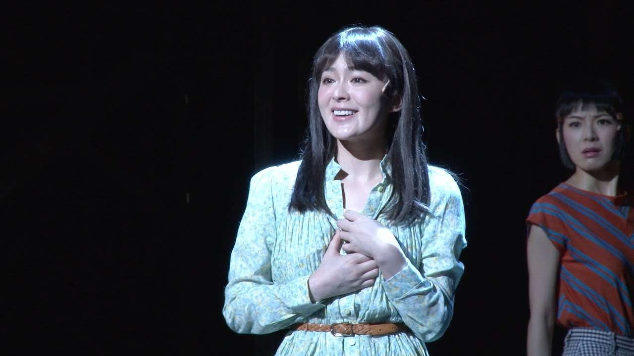北島マヤが！月影先生が目の前に！ 舞台「ガラスの仮面」東京公演が開幕 - YouTube