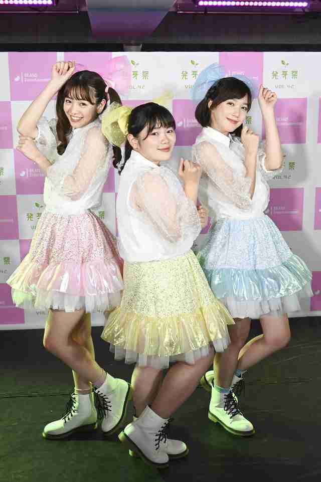 本田翼のミニスカアイドル衣装に「誰も勝てん」「可愛すぎ」